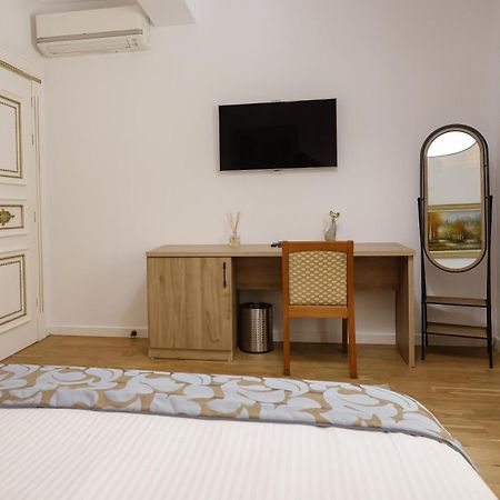 Vila Ferdinand Modern Rooms In Tirana'S Center Chambre photo