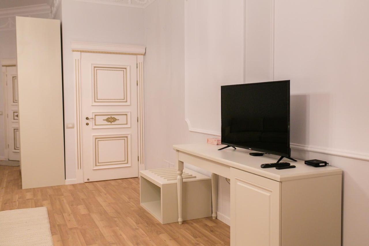 Vila Ferdinand Modern Rooms In Tirana'S Center Extérieur photo