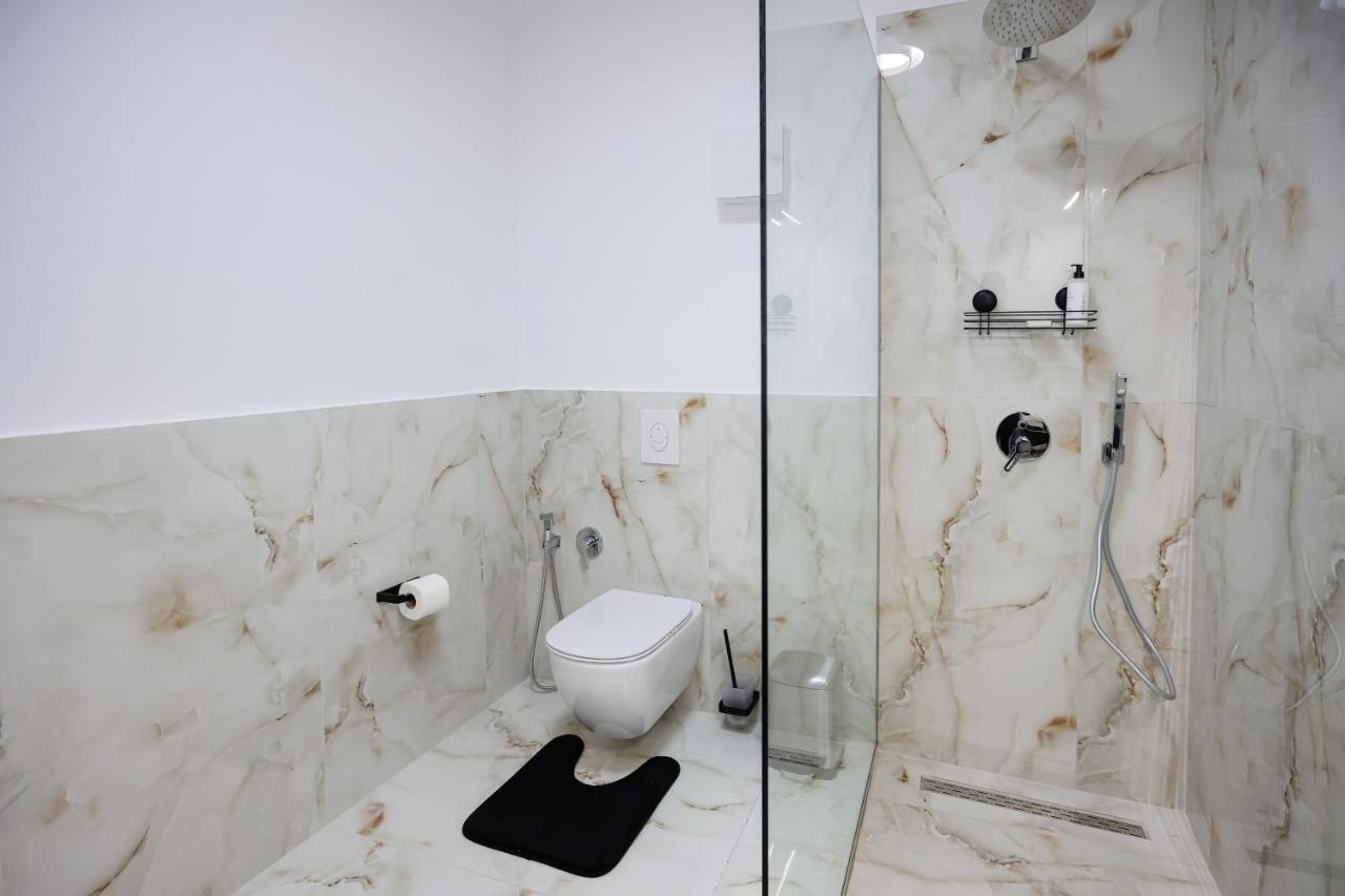 Vila Ferdinand Modern Rooms In Tirana'S Center Chambre photo