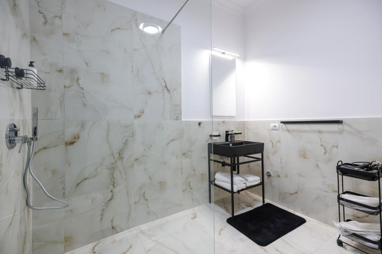Vila Ferdinand Modern Rooms In Tirana'S Center Chambre photo