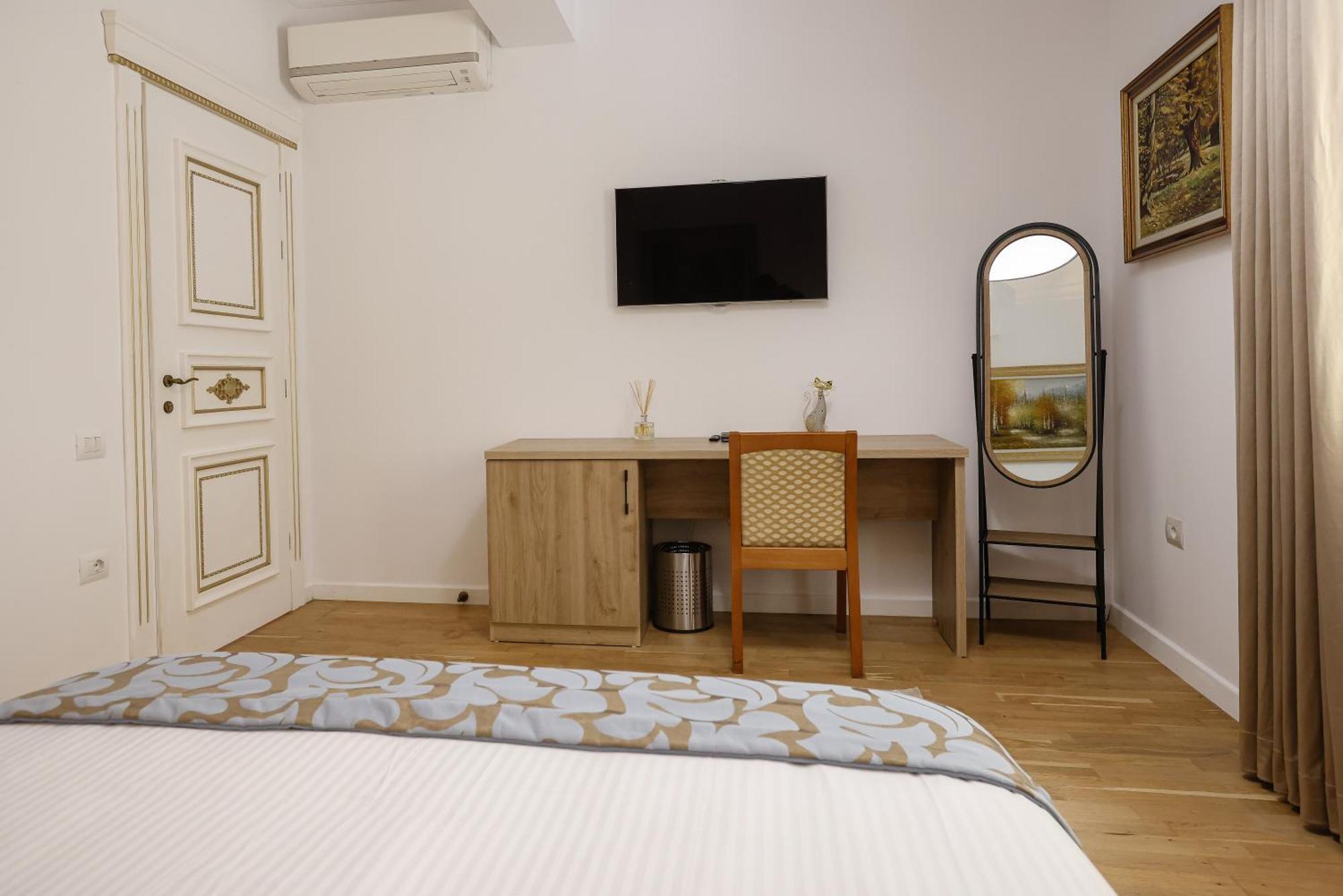 Vila Ferdinand Modern Rooms In Tirana'S Center Chambre photo