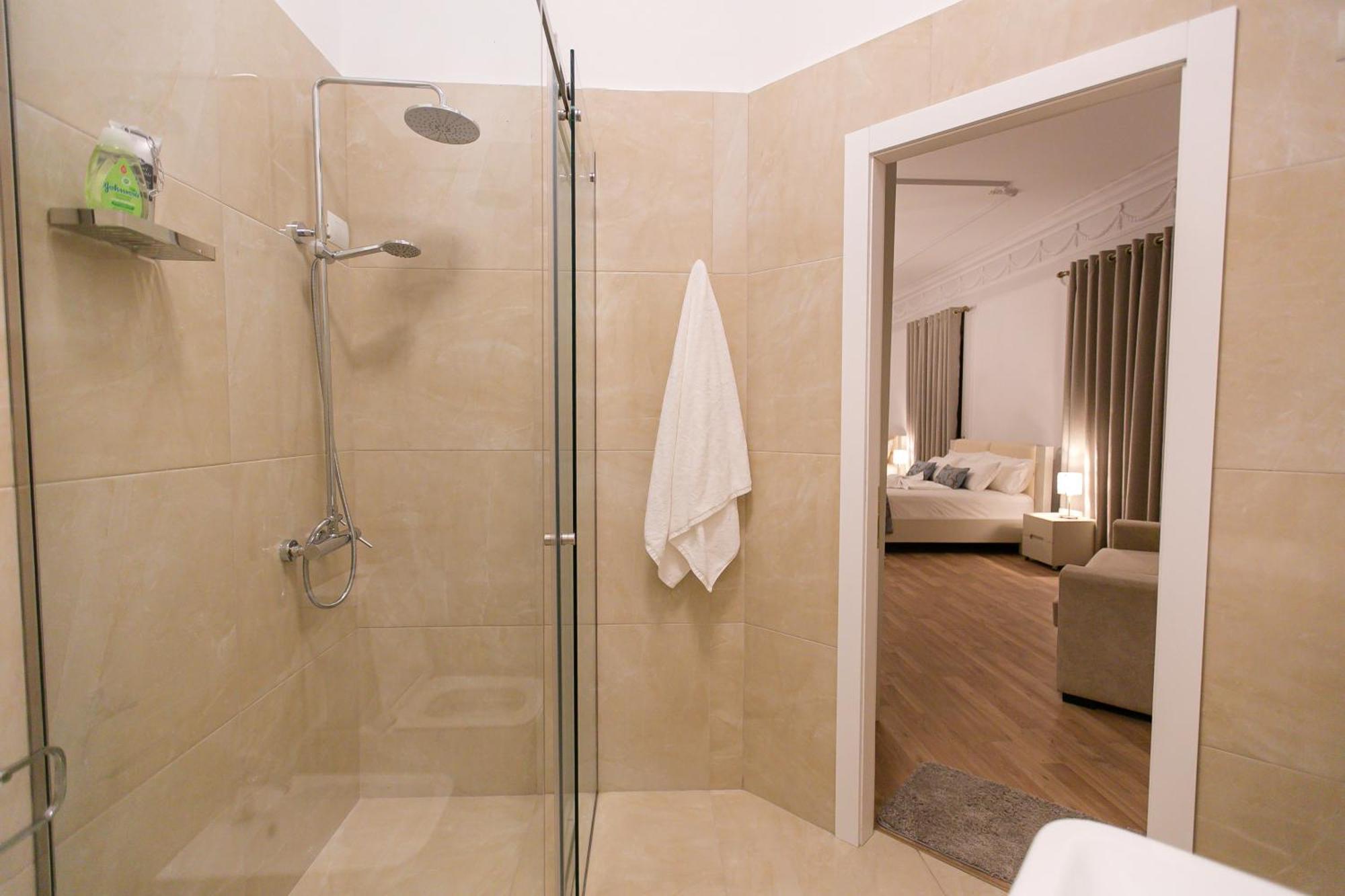 Vila Ferdinand Modern Rooms In Tirana'S Center Chambre photo
